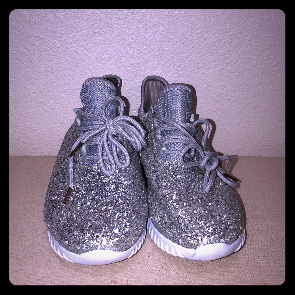 Glitter Sneakers! 🤗